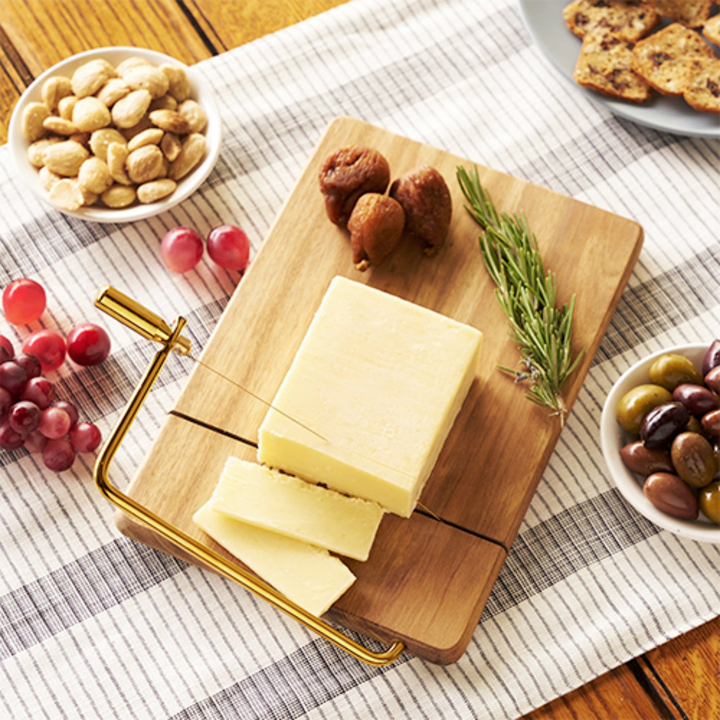 Acacia Cheese Slicing Board