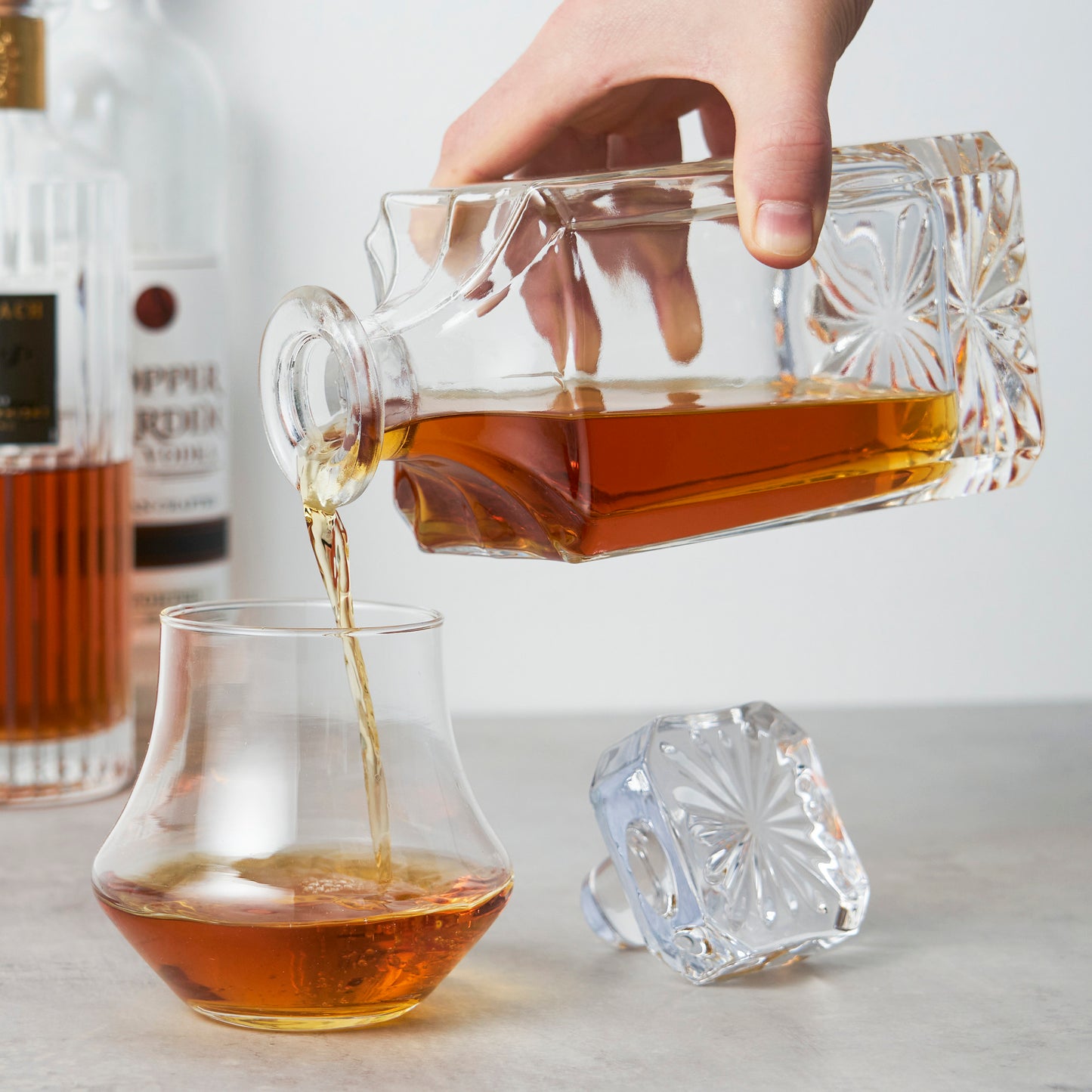 Clarity: 750ml Decanter by True